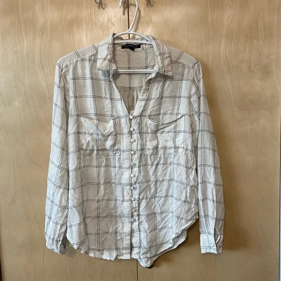 Button up blouse - Picture 2 of 2